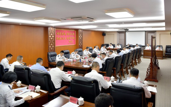 学院党委理论学习中心组专题学习《习近平总书记关于师德师风的重要论述摘编》